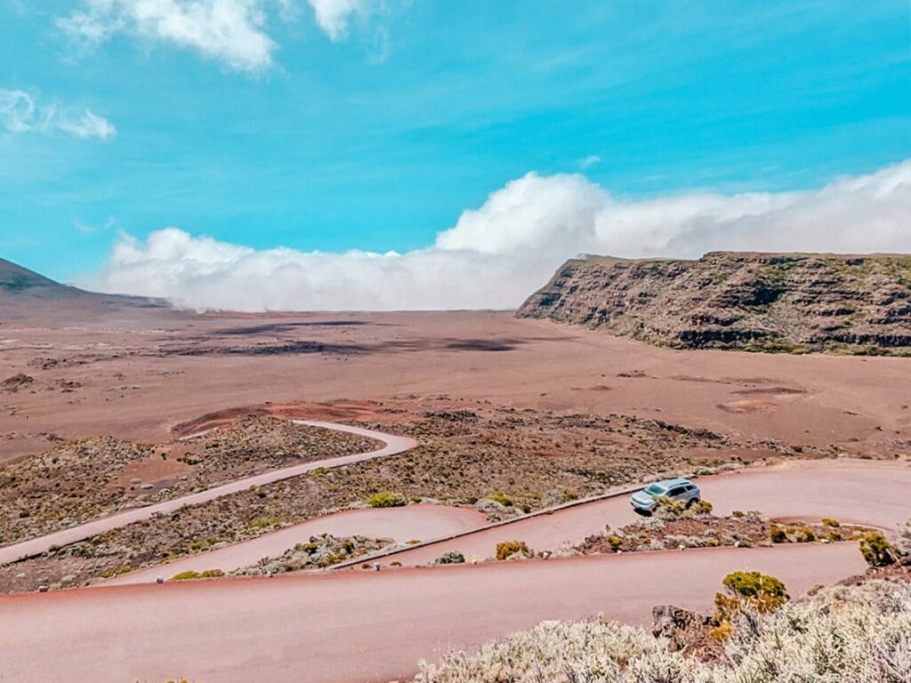 Location SUV La Réunion : explorez le Piton de la Fournaise en toute liberté.