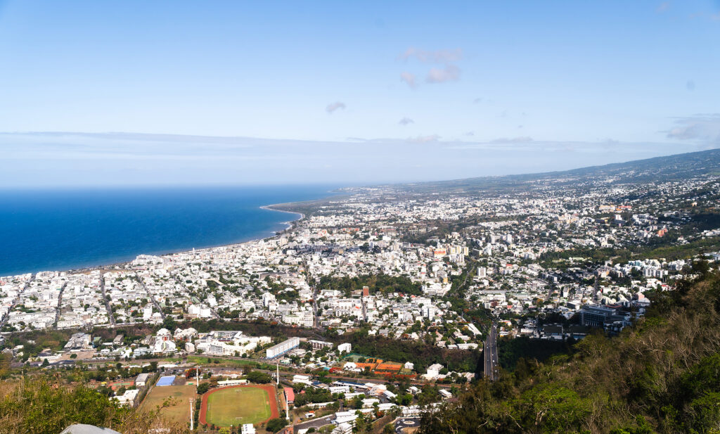 Location voiture La Réunion : découvrez Saint-Denis à bord d'un véhicule Car'Ent