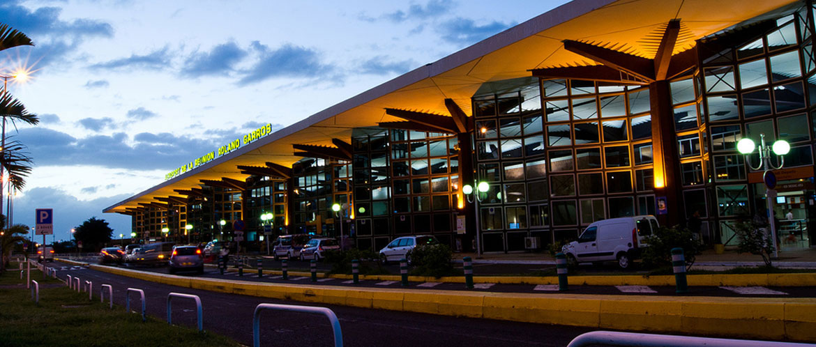 Aéroport Roland Garros : votre point de départ pour une location voiture aéroport La Réunion.